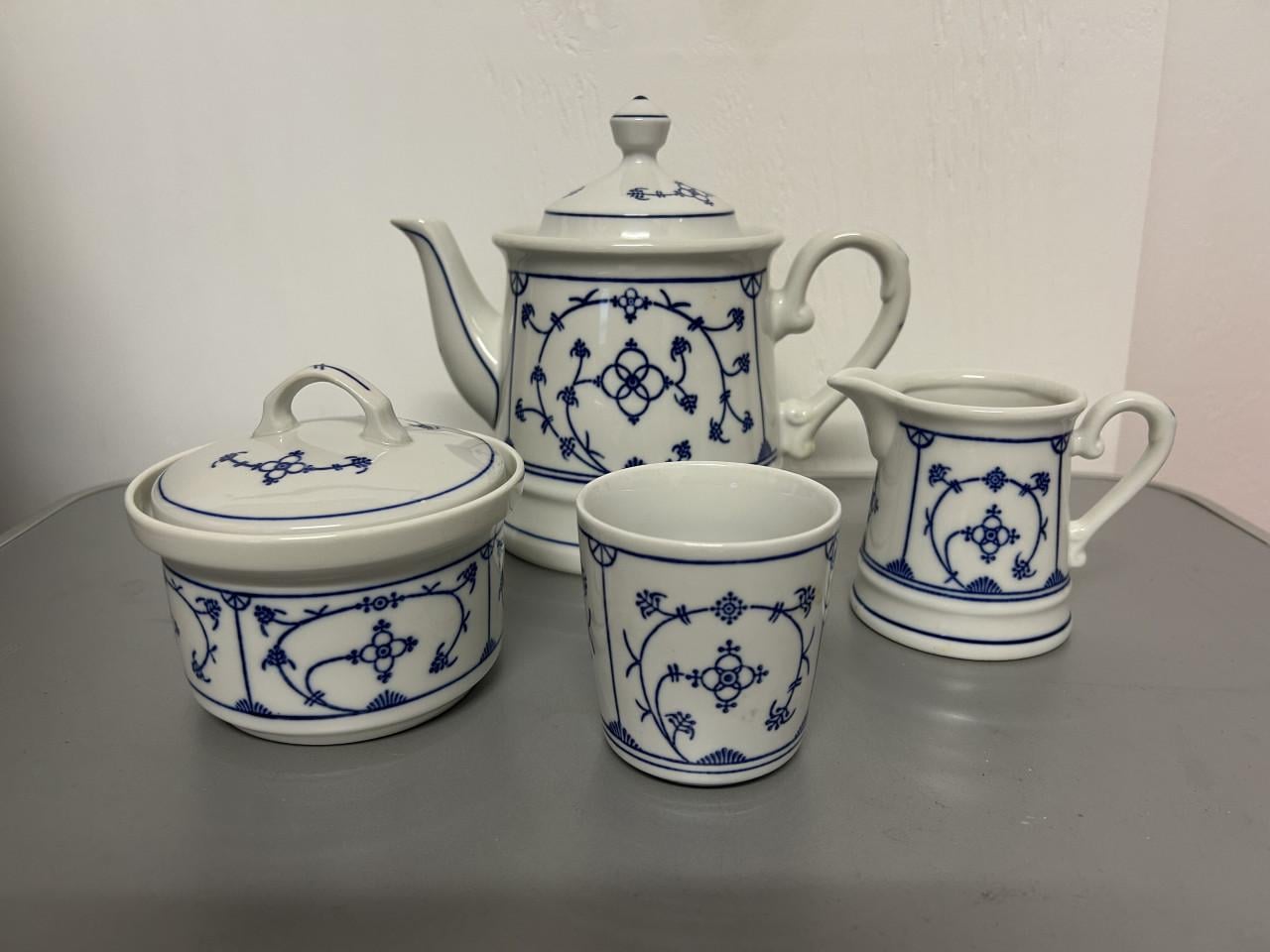 Blau-Saks Jäger servies. Porselein