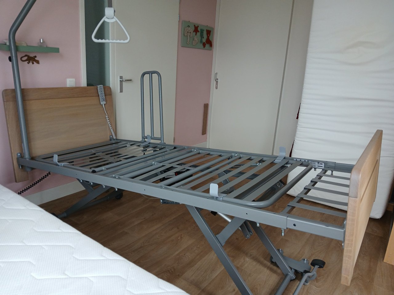 Elektrisch verstelbaar 2 persoons bed.