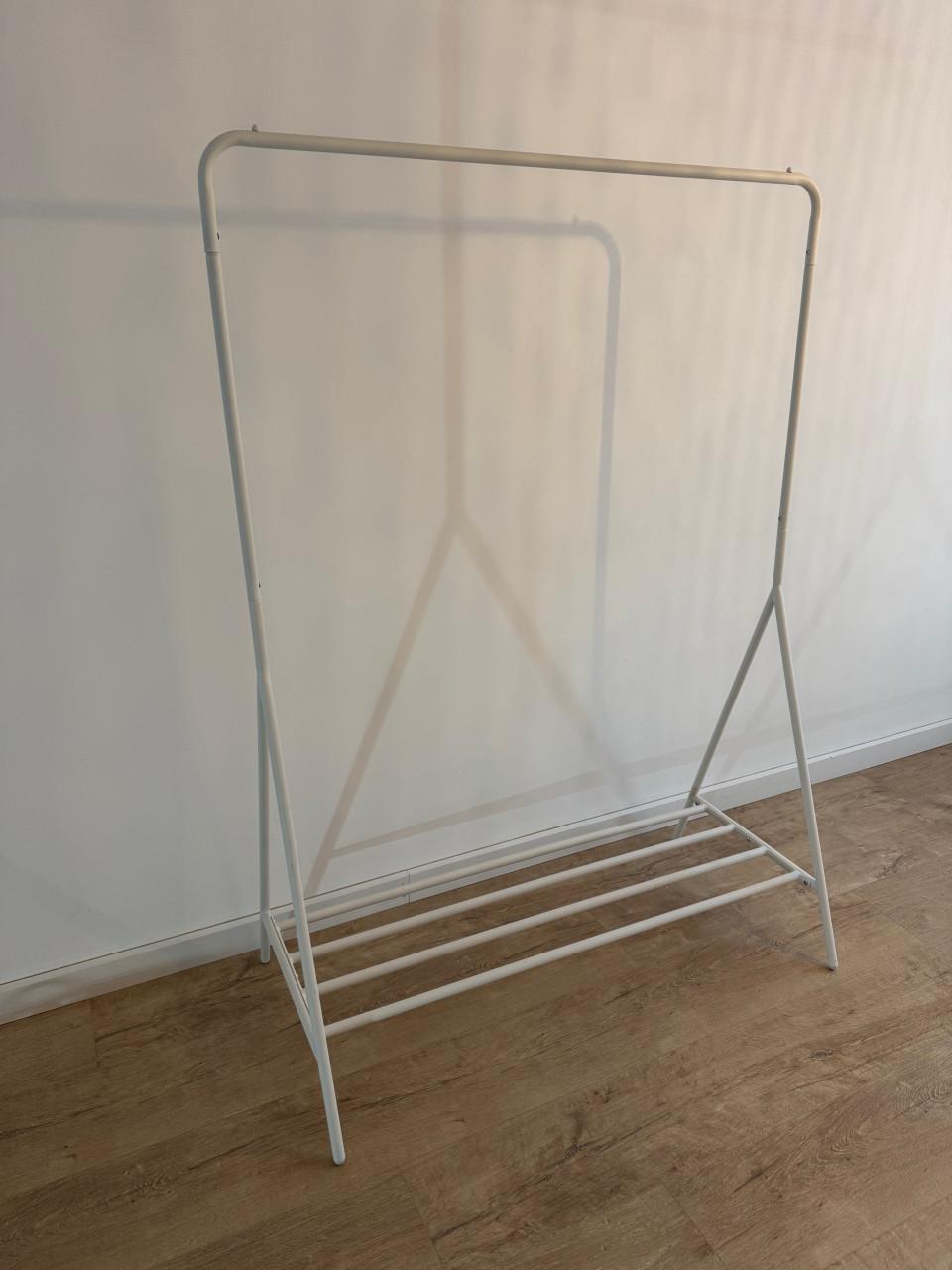 Stalen kledingrek, wit, poedergecoat, stevig, 110 x 155 x 50, top staat