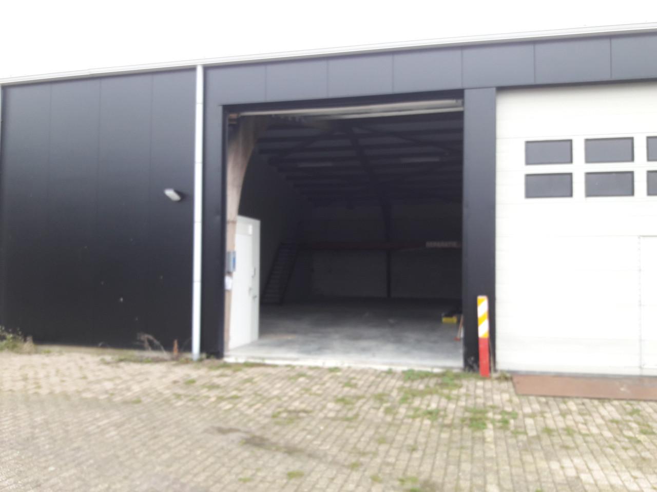 Te huur  nette bedrijfsruimte 250m2  met buiten terrein