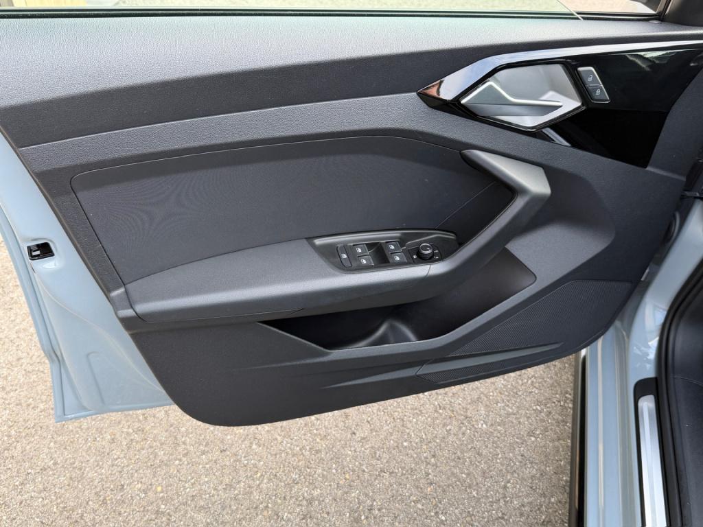 Audi A1 Sportback 25 tfsi epic | cruise | carplay | led achter | 17 inch | 