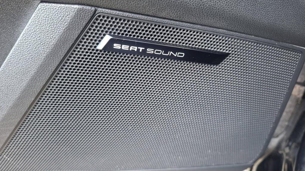 Seat Leon 1.8 TSI FR 180 pk 5deurs bj:2013 airco panodak lm-velgen i.z.g.st