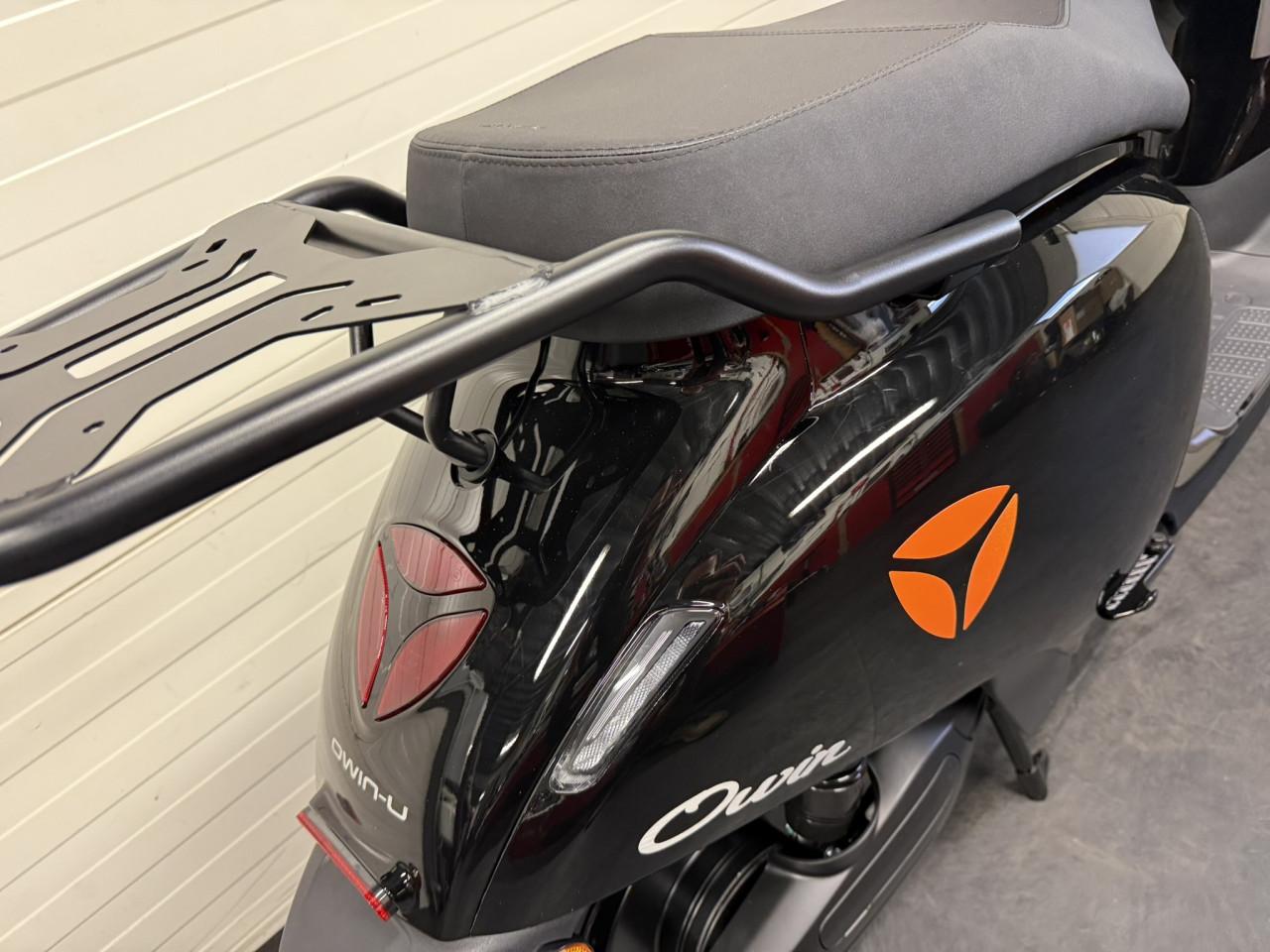 Yadea Owin – 25/45 km/u – Stijlvolle E-Scooter – €2.198,-