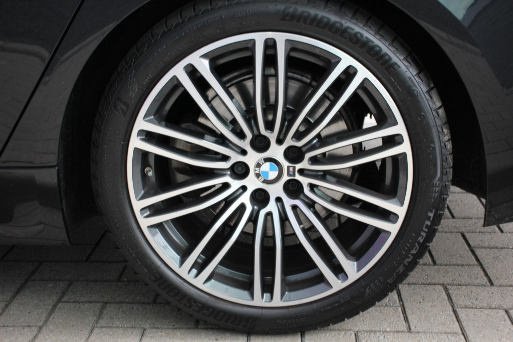 BMW 5 Serie 520i high executive m-sport | orig. nl | dealeronderhouden