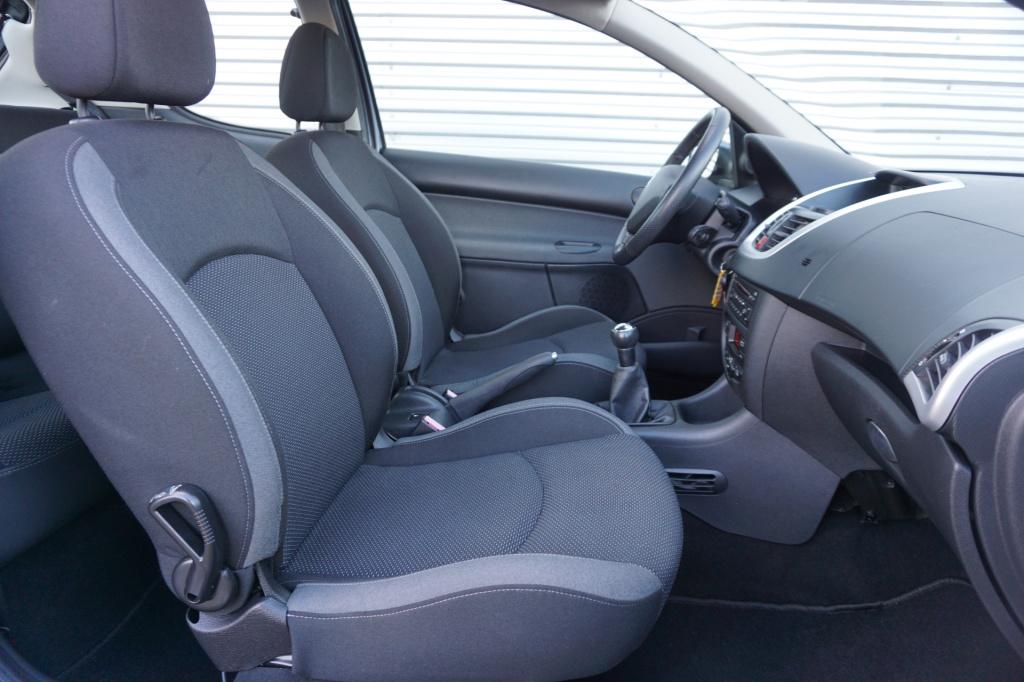 Peugeot 206 + 1.4 xs airco / elektr. ramen / nap / apk t/m 29-07-2026