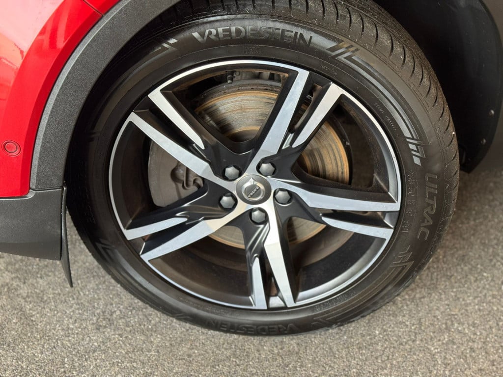 Volvo XC40 1.5 t5 twin engine r-design