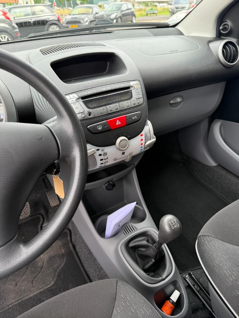 Peugeot 107 1.0-12v xs - 5drs - airco