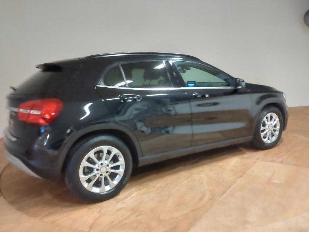 Mercedes-Benz Gla-klasse 180d ambition | automaat