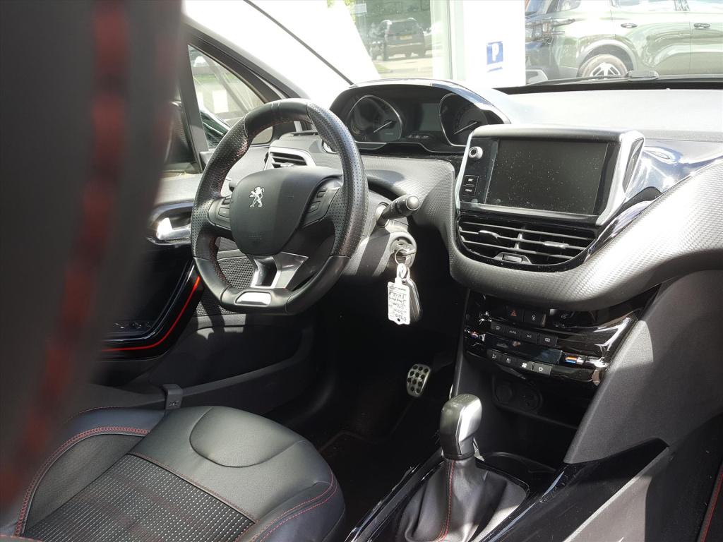 Peugeot 2008 1.2 puretech 110pk gt-line | navi | bt | applecarplay & androi