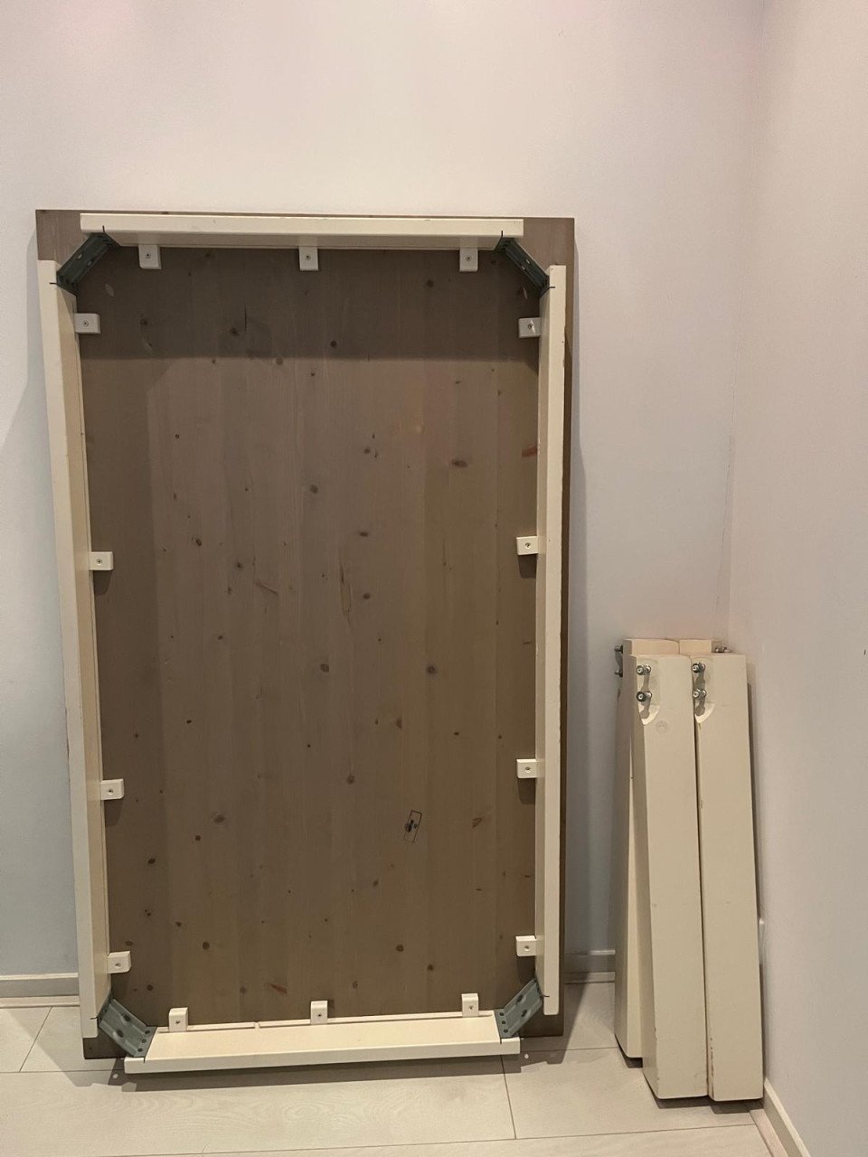 Stevige massief houten tafel  - Nederlands fabricaat