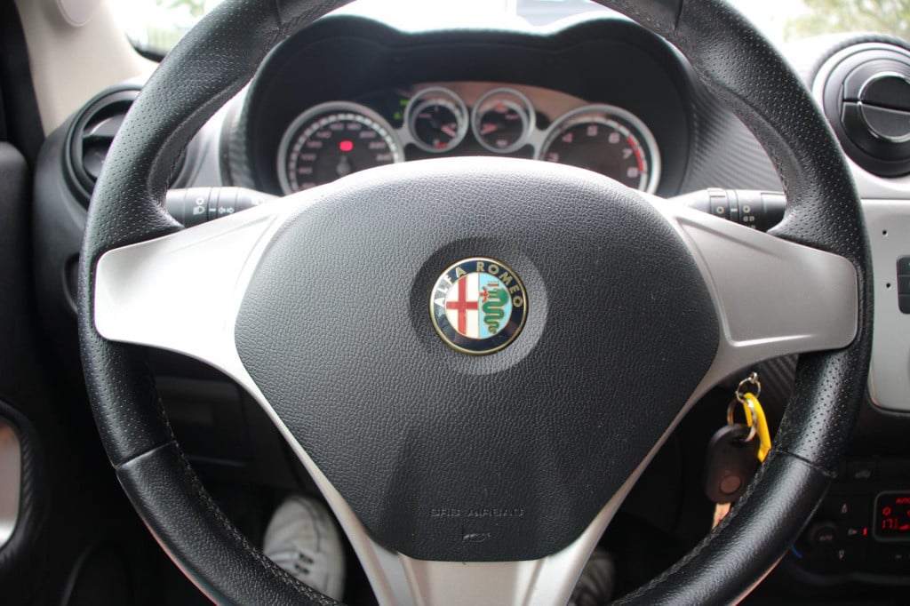 Alfa Romeo MiTo 1.4 super - 1e eig - dealer oh - climate - stoel verw - crh