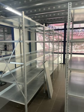 Magazijn stellingen