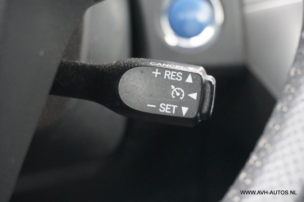 Toyota Auris 1.8 full hybrid dynamic business