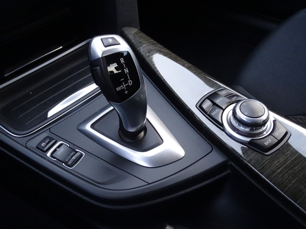 BMW 3-serie 316i executive sport automaat | bi-xenon | afn. trekhaak