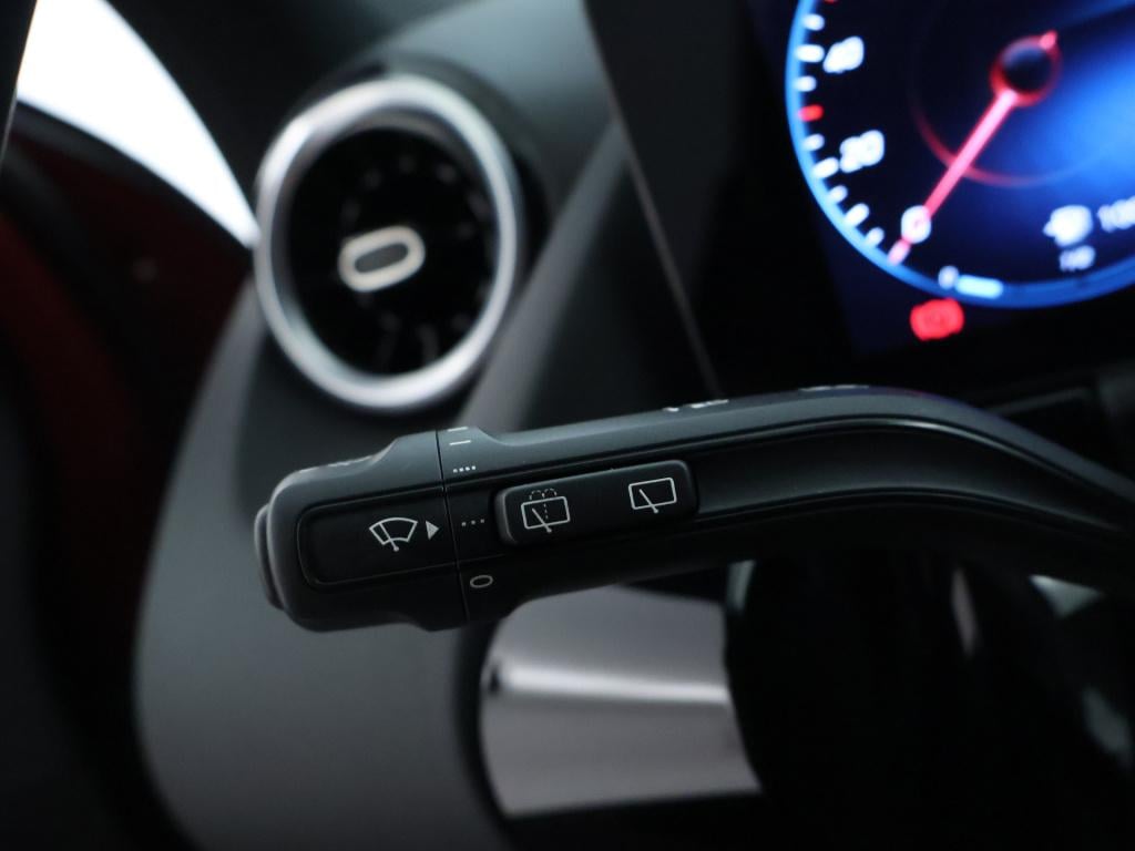 Mercedes-Benz Gla-klasse 250e business solution luxury line apple carplay |