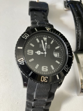 Te koop in zeer goede en mooie staat 3 horloges