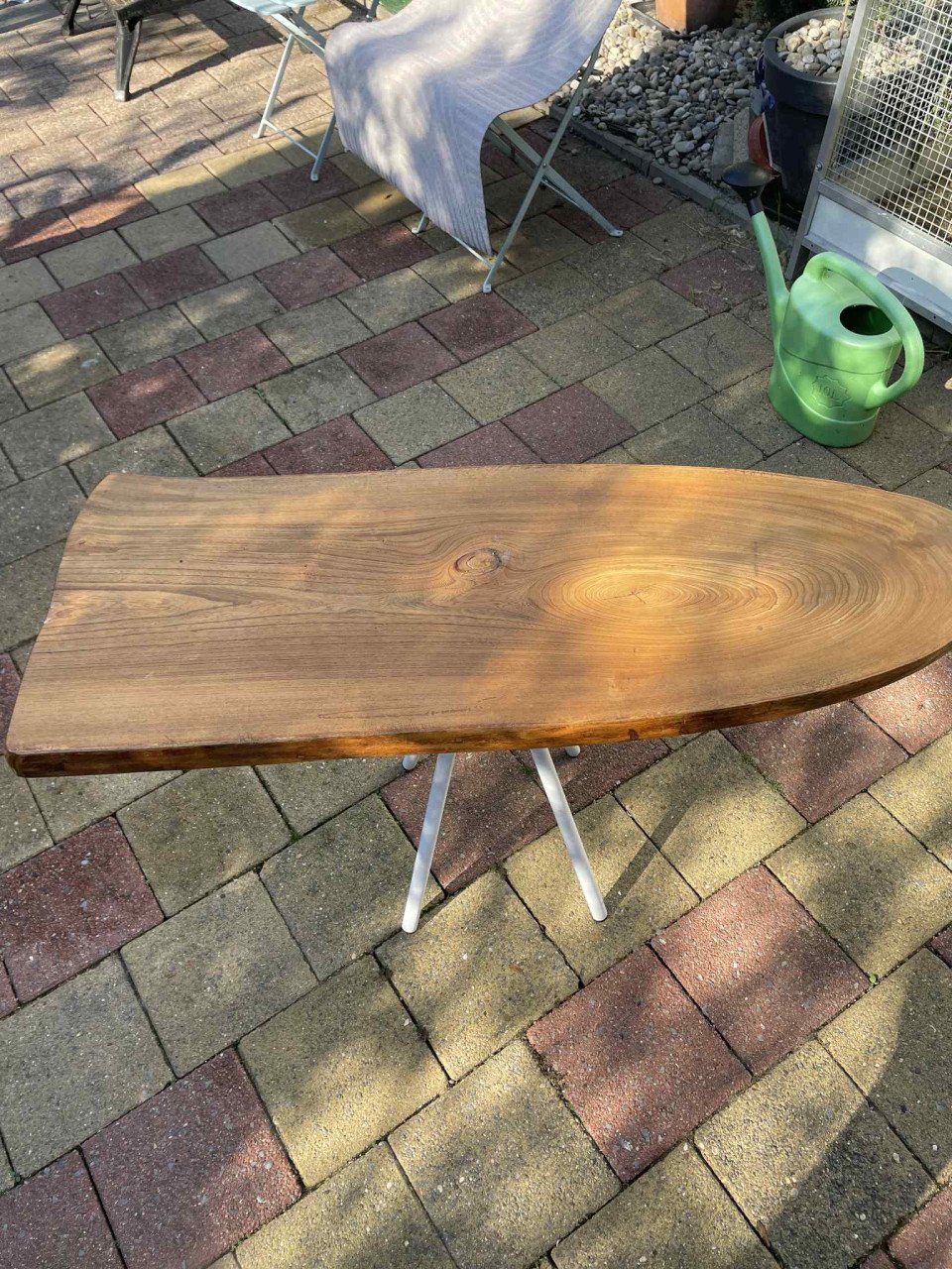 Zelfgemaakte tafel