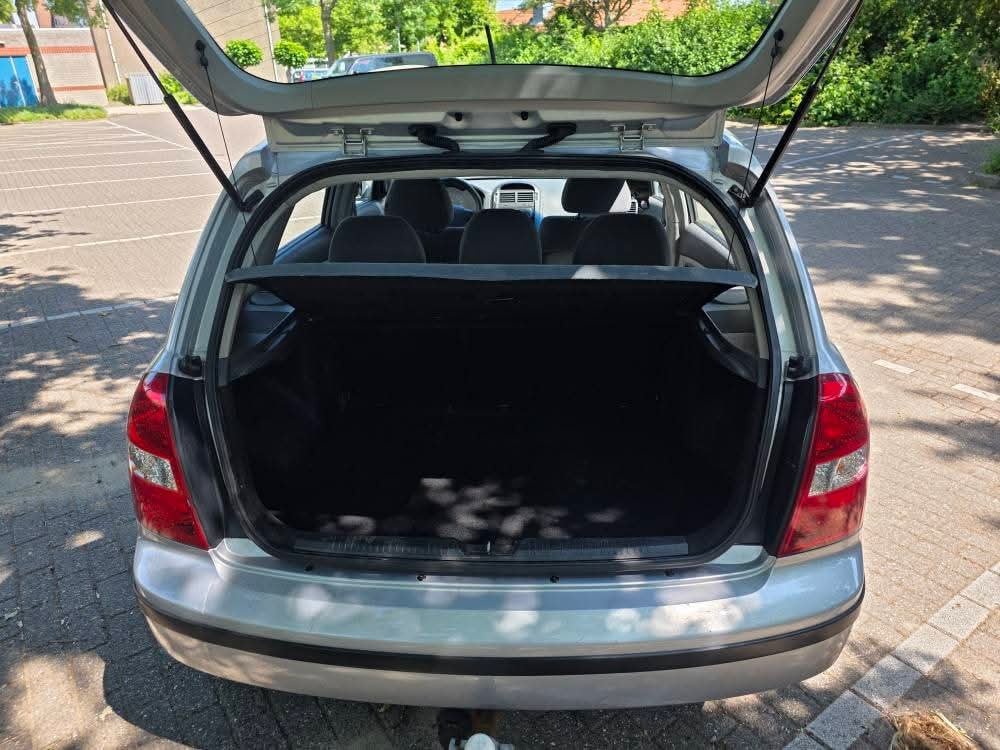 Tekoop nette Kia Cerato 1.6 I LX 16V