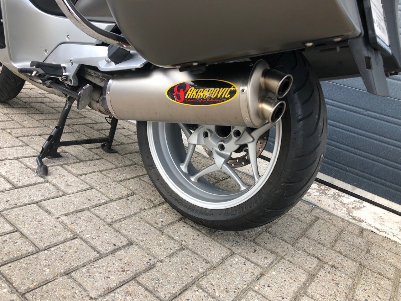 Hele nette en complete BMW R1200RT uit 2011 met 77dkm Akrapovic etc €6950,-
