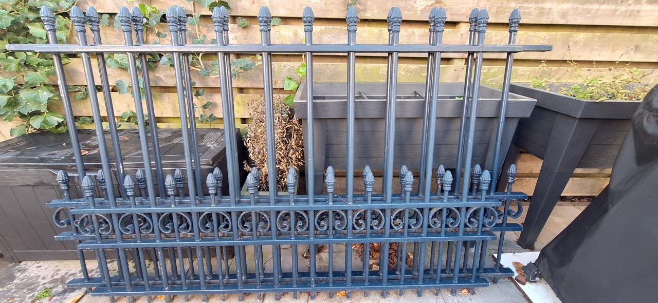 Sierhekwerk. 1 deel 120 hoog x 172 1 deel 120 hoog x 200 cm