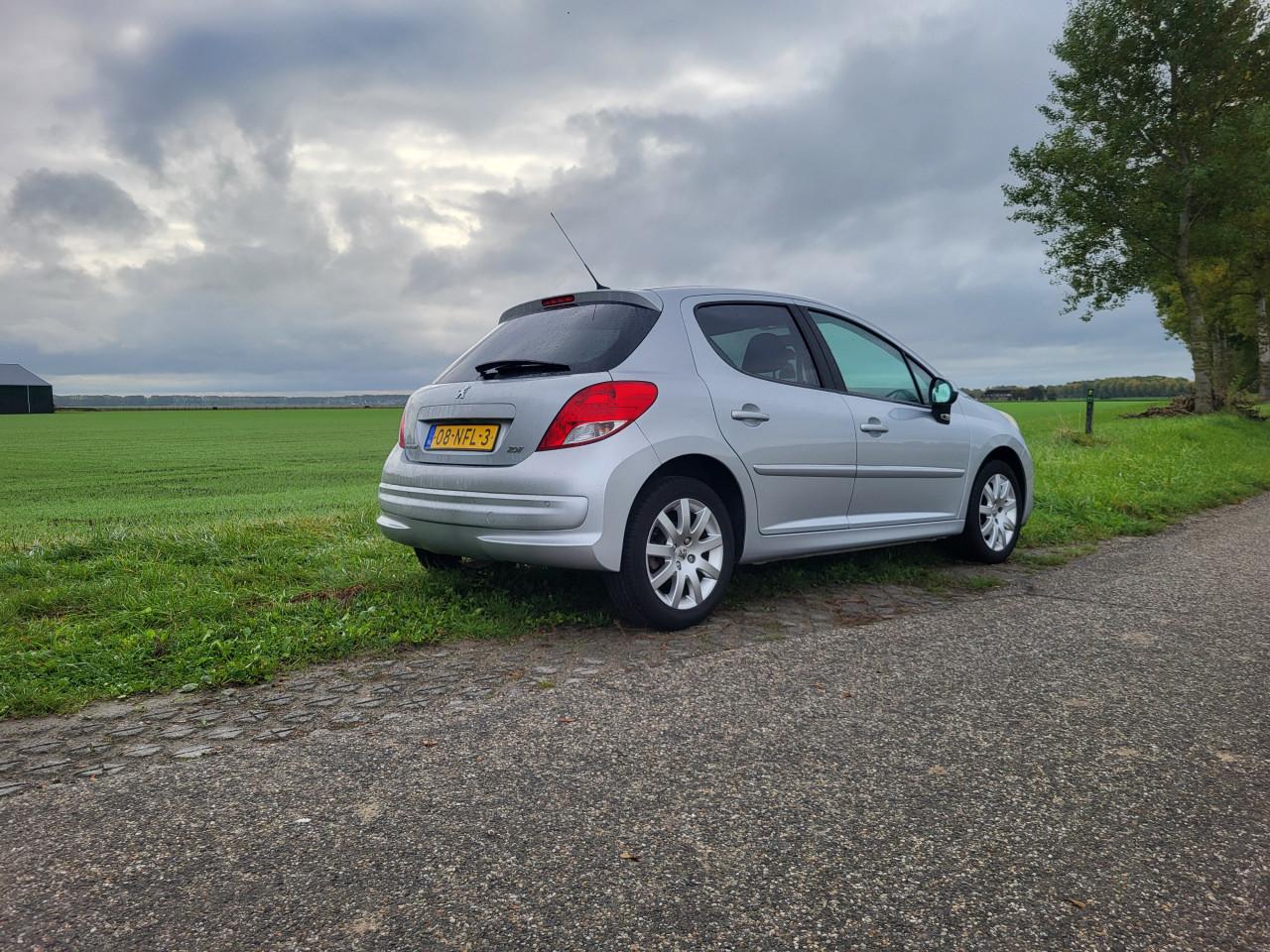 Peugeot 207 1.6 VTi Sportium Uitvoering