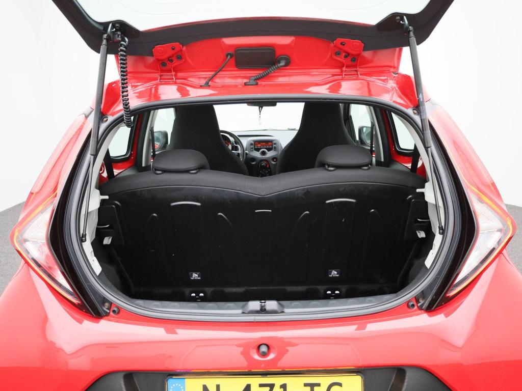 Toyota Aygo 1.0 vvt-i x-fun | 5-deurs | lage km stand | airco | bluetooth |