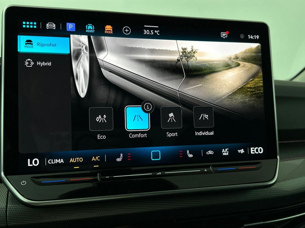 Volkswagen Golf style plug in hybride 204 pk