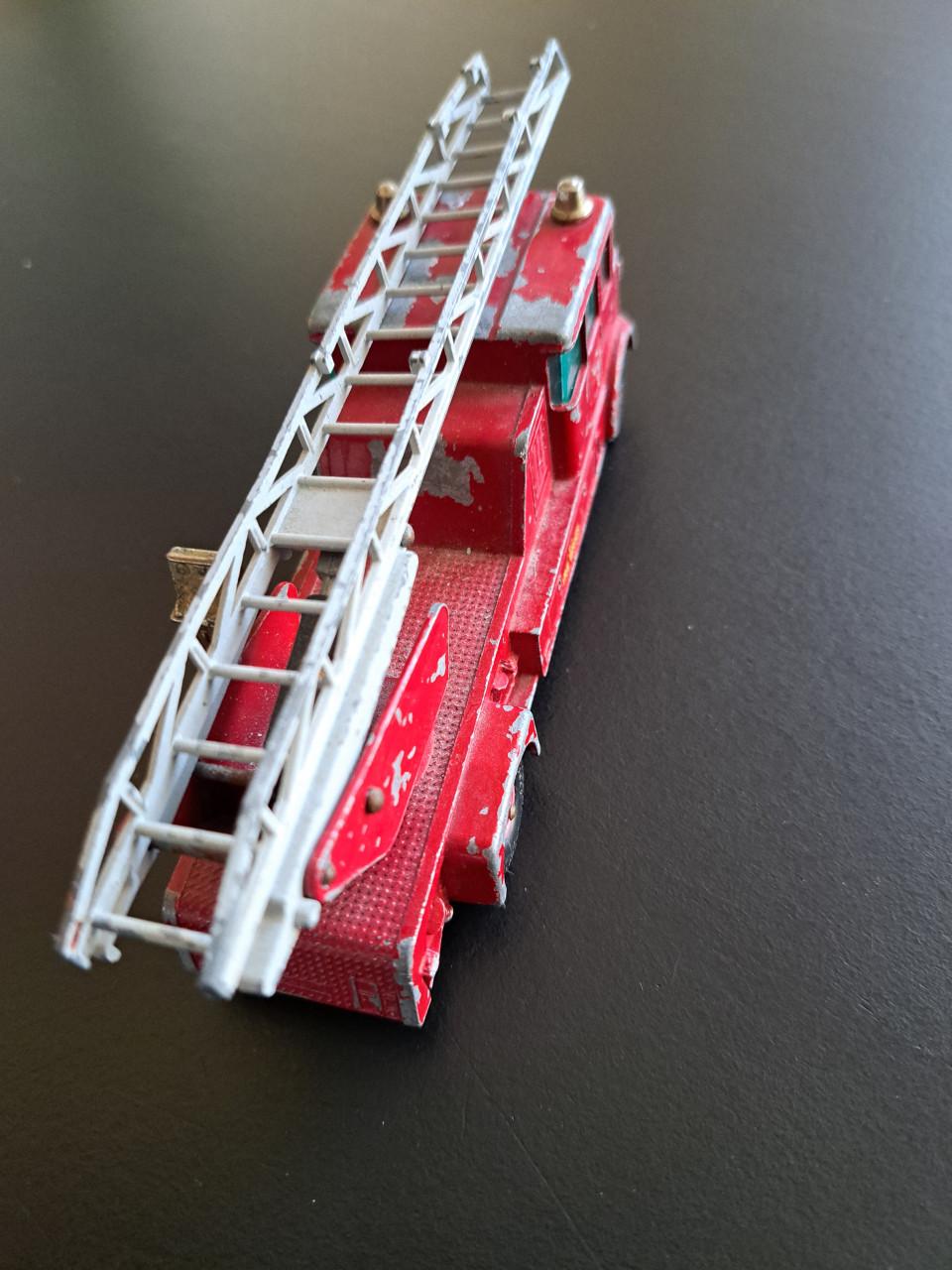 MATCHBOX KING SIZE nr. 15 - Merryweather brandweerwagen - 15 cm lang