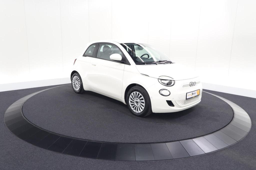 Fiat 500 urban 42 kwh | soh 96.8% | 3 fase laadfunctie | camera | apple car