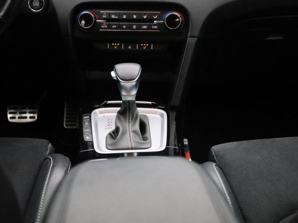 Kia Ceed Sportswagon 1.5 t-gdi mhev gt-line edition | automaat | half-leder