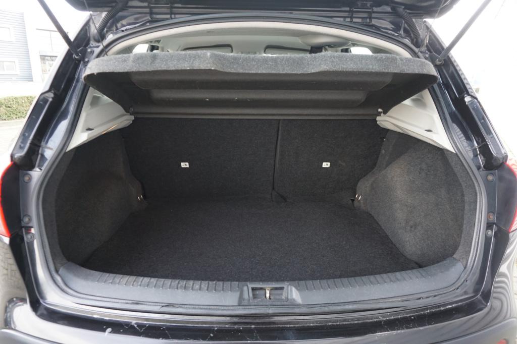 Nissan Qashqai 2.0 tekna climate / navi / cruise / camera / trekhaak / elek