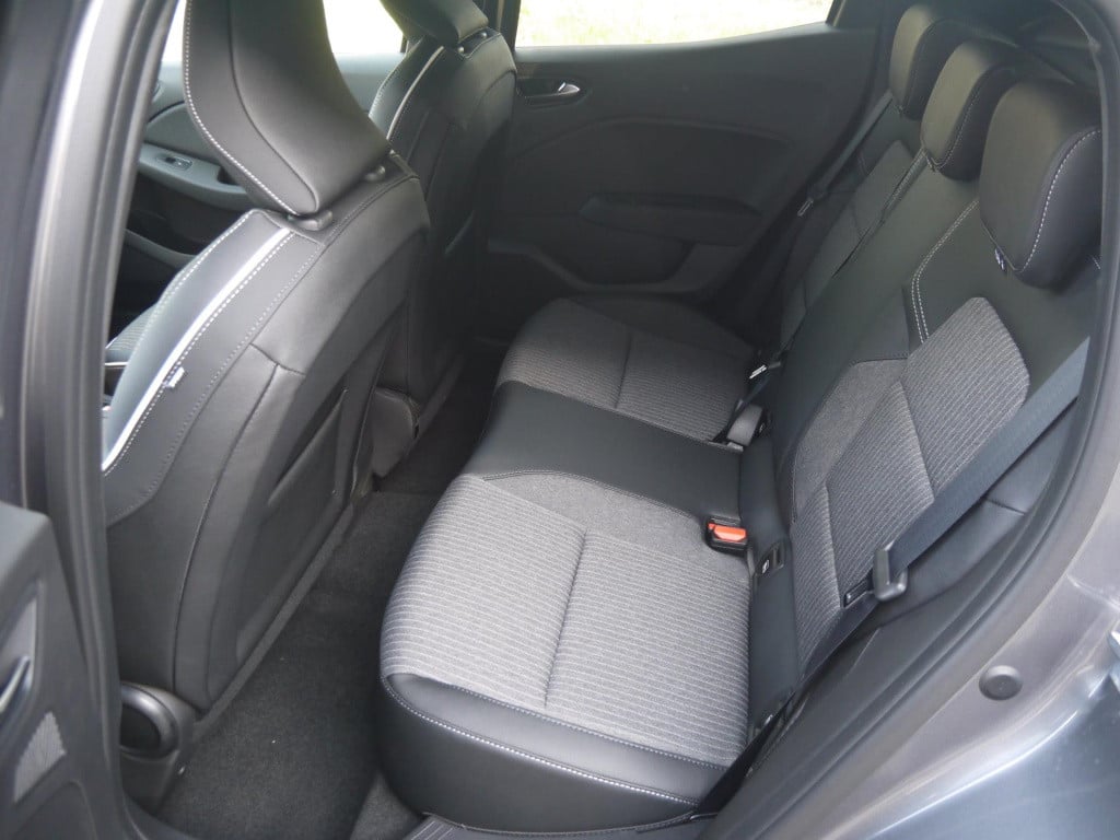 Mitsubishi Colt 1.6 hev intense+