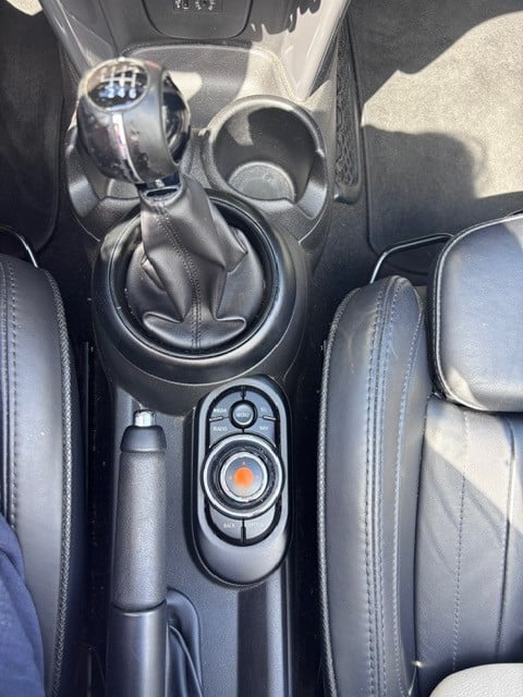 Mooie goed onderhouden Mini cooper cabrio bj2016 km184500