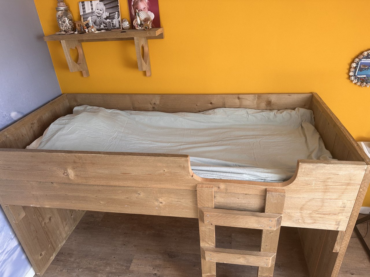 Steigerhouten bed, perfecte staat