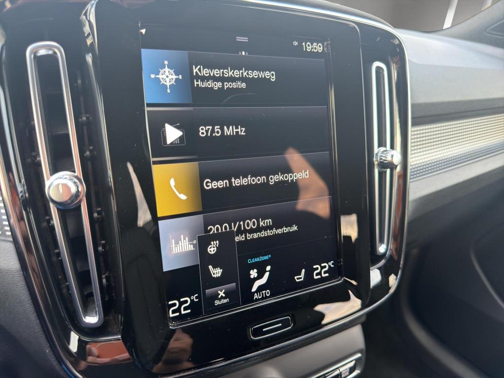 Volvo XC40 1.5 t4 recharge r-design h&k camera acc blis