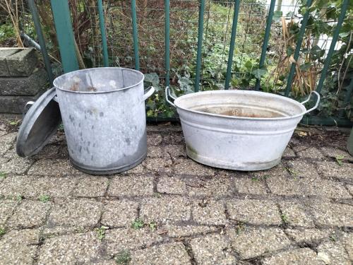 Zinken wasteil en zinken wasketel