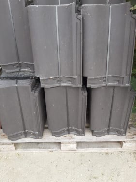 Te koop 120 nieuwe grote dakpannen.