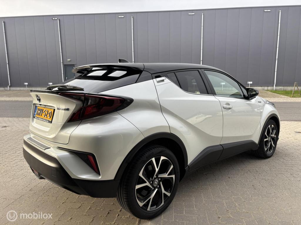Toyota C-hr 1.8 hybrid bi-tone