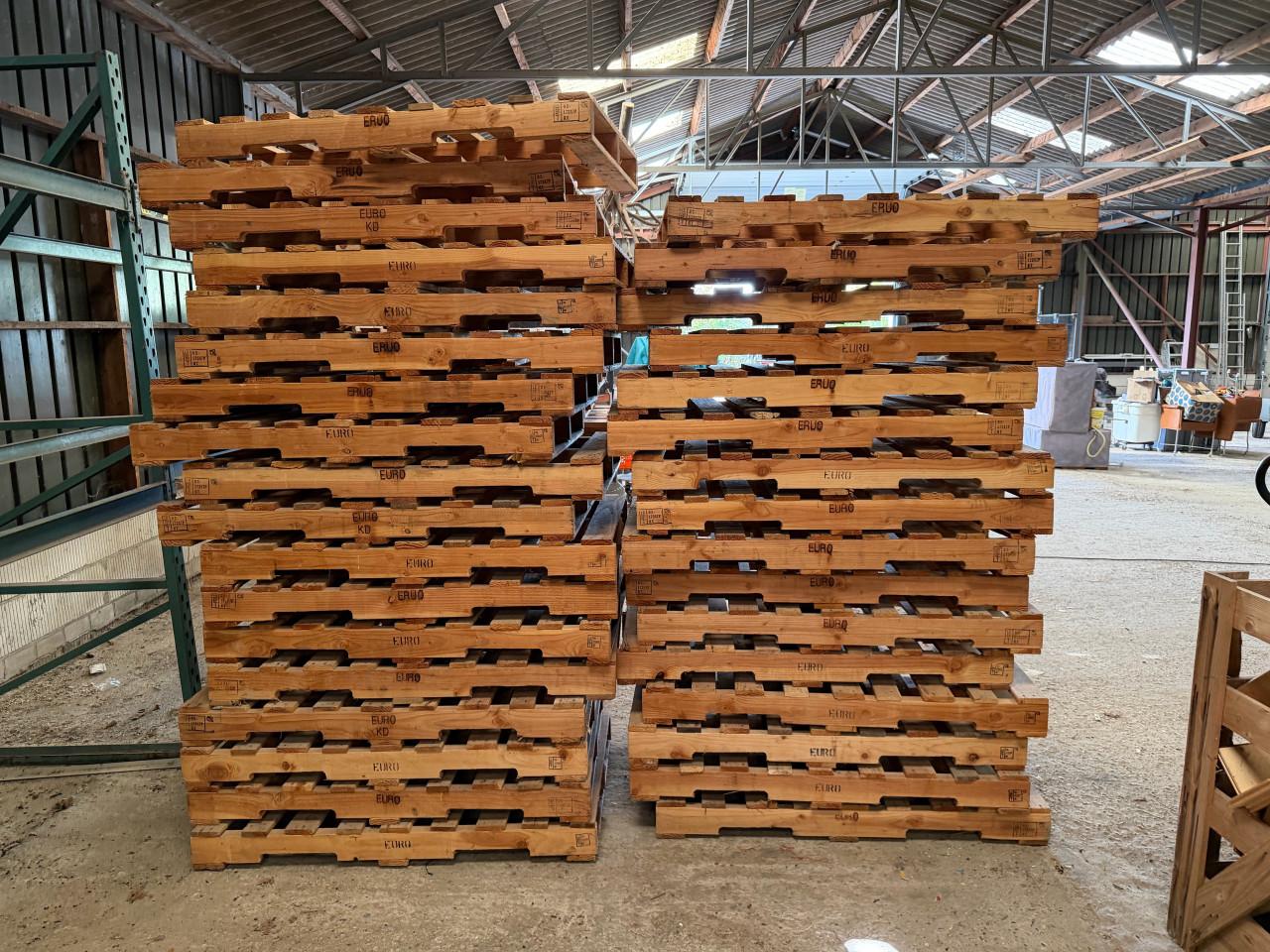 Grote partij pallets 69 stuks