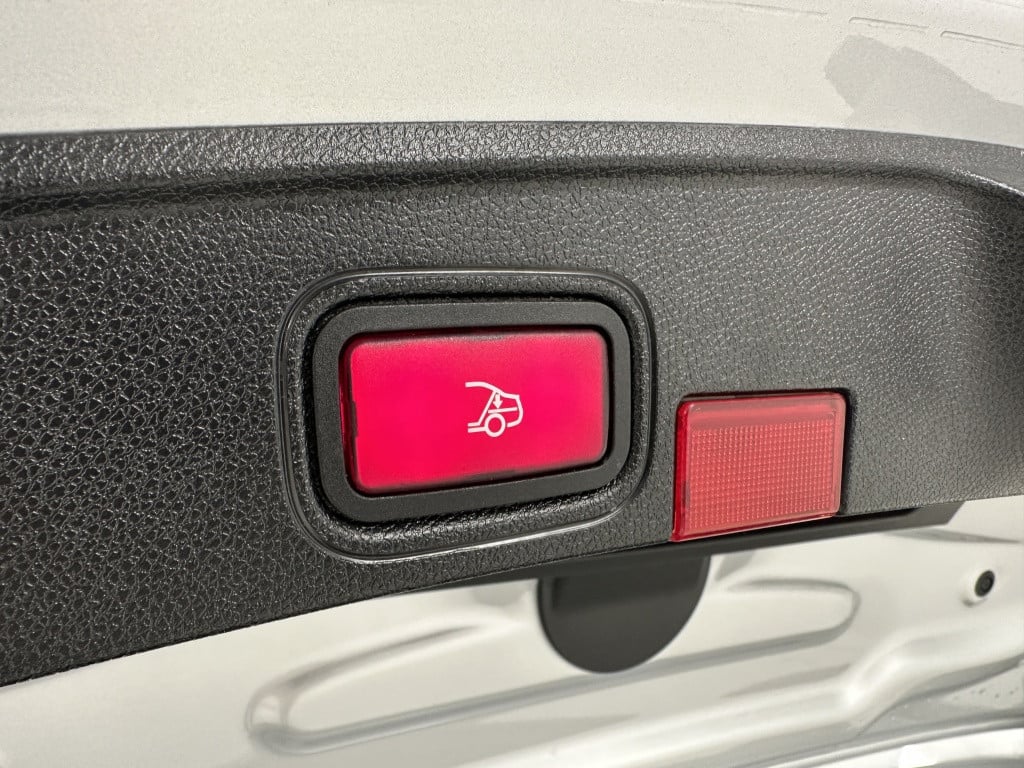 Mercedes-Benz C-Klasse cabrio 200 amg line 230pk | trekhaak | airscarf | 18