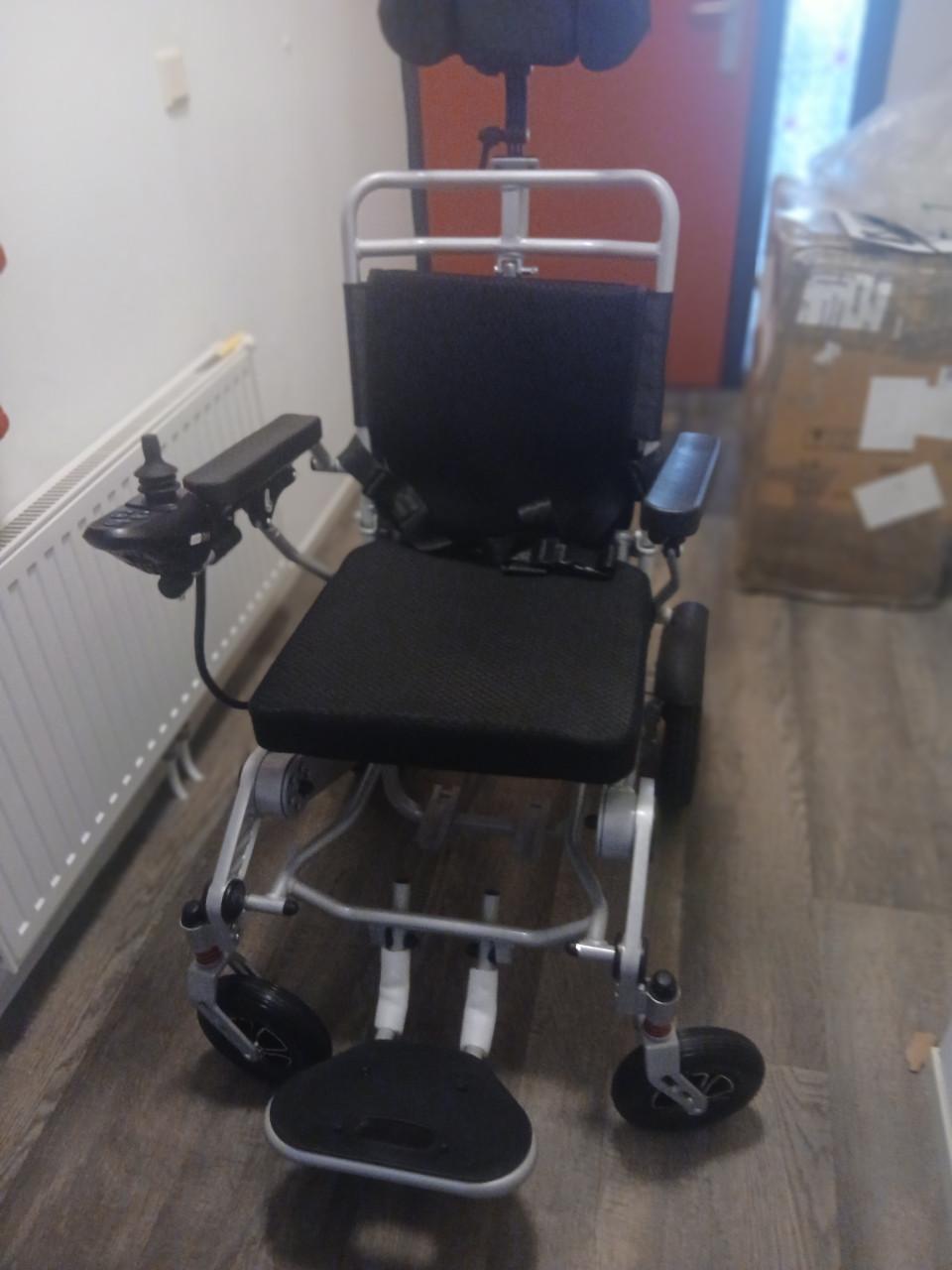 Electrische rolstoel, opvouwbaar