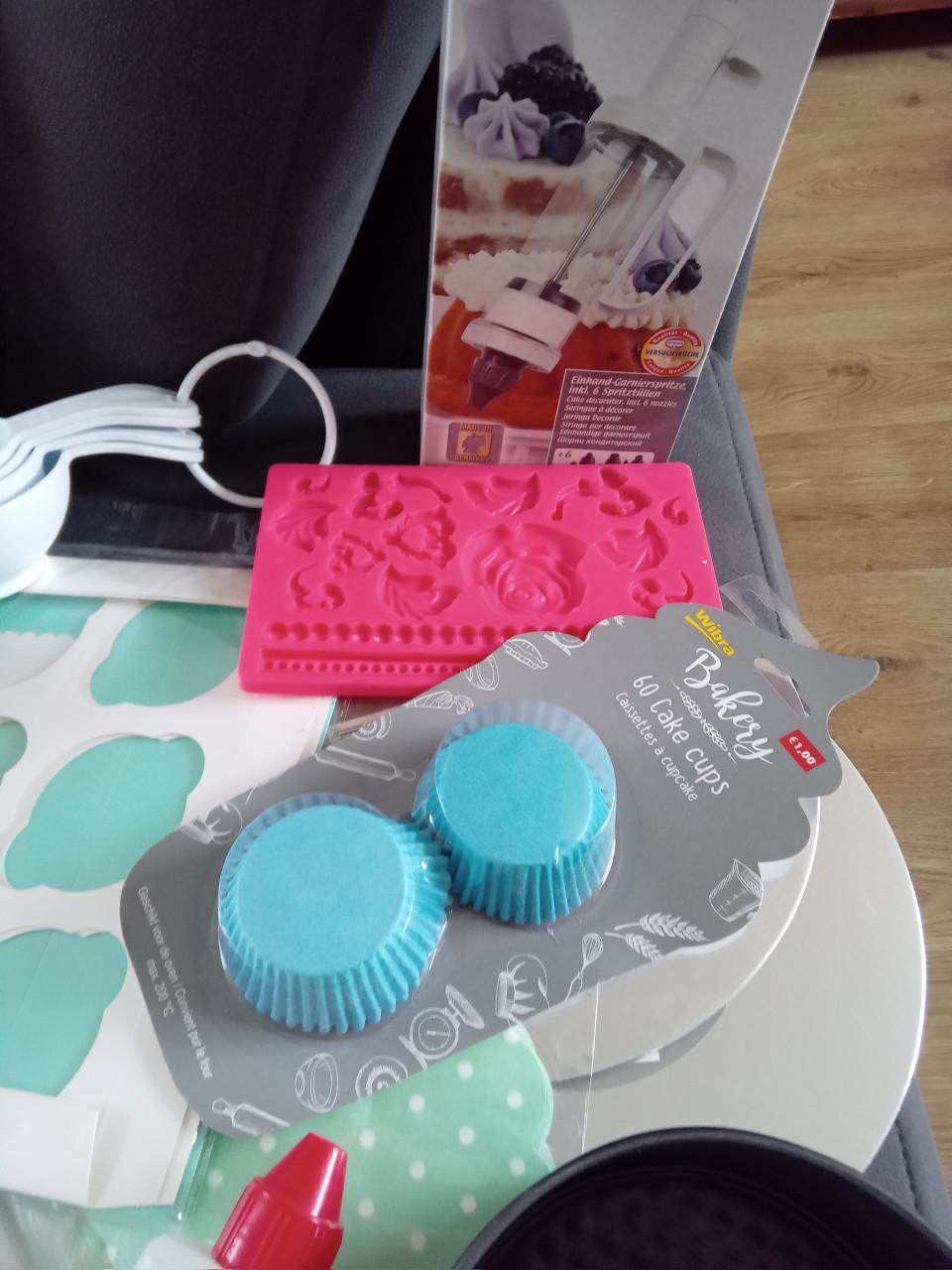 Heel veel bakspullen