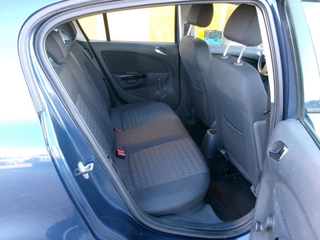 Opel Corsa 1.2-16v airco, cruise-control, trekhaak 5-drs