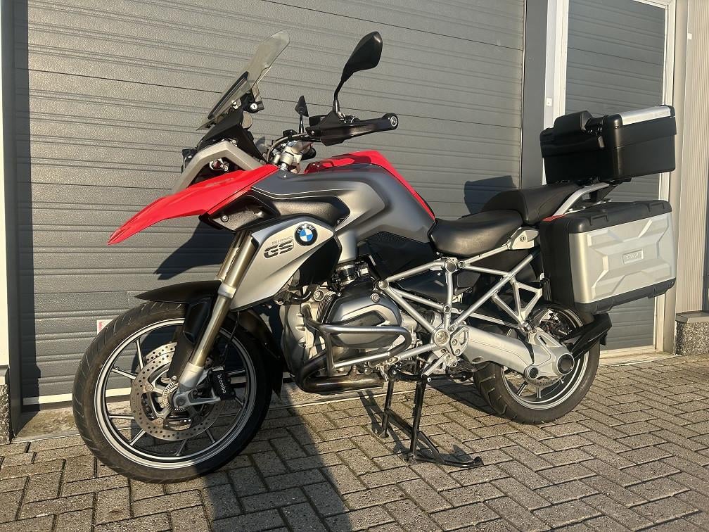 BMW R1200GS LC uit 2014 met 86dkm, full option, kofferset, rijklaar €8950,-