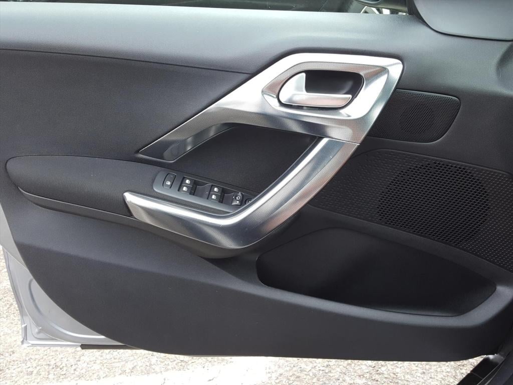Peugeot 2008 allure1.2 puretech 110pk navigatie | cruise & climate control 