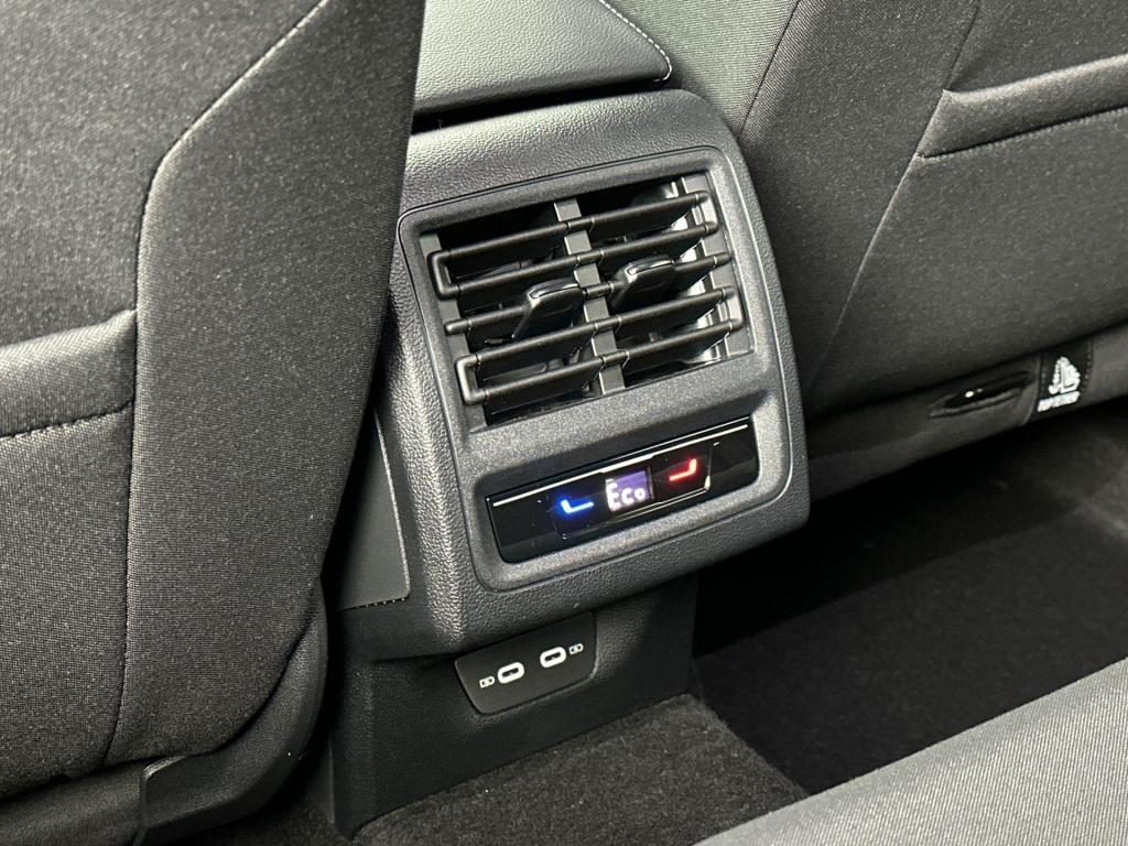 Volkswagen Golf life edition plug in hybride 204 pk