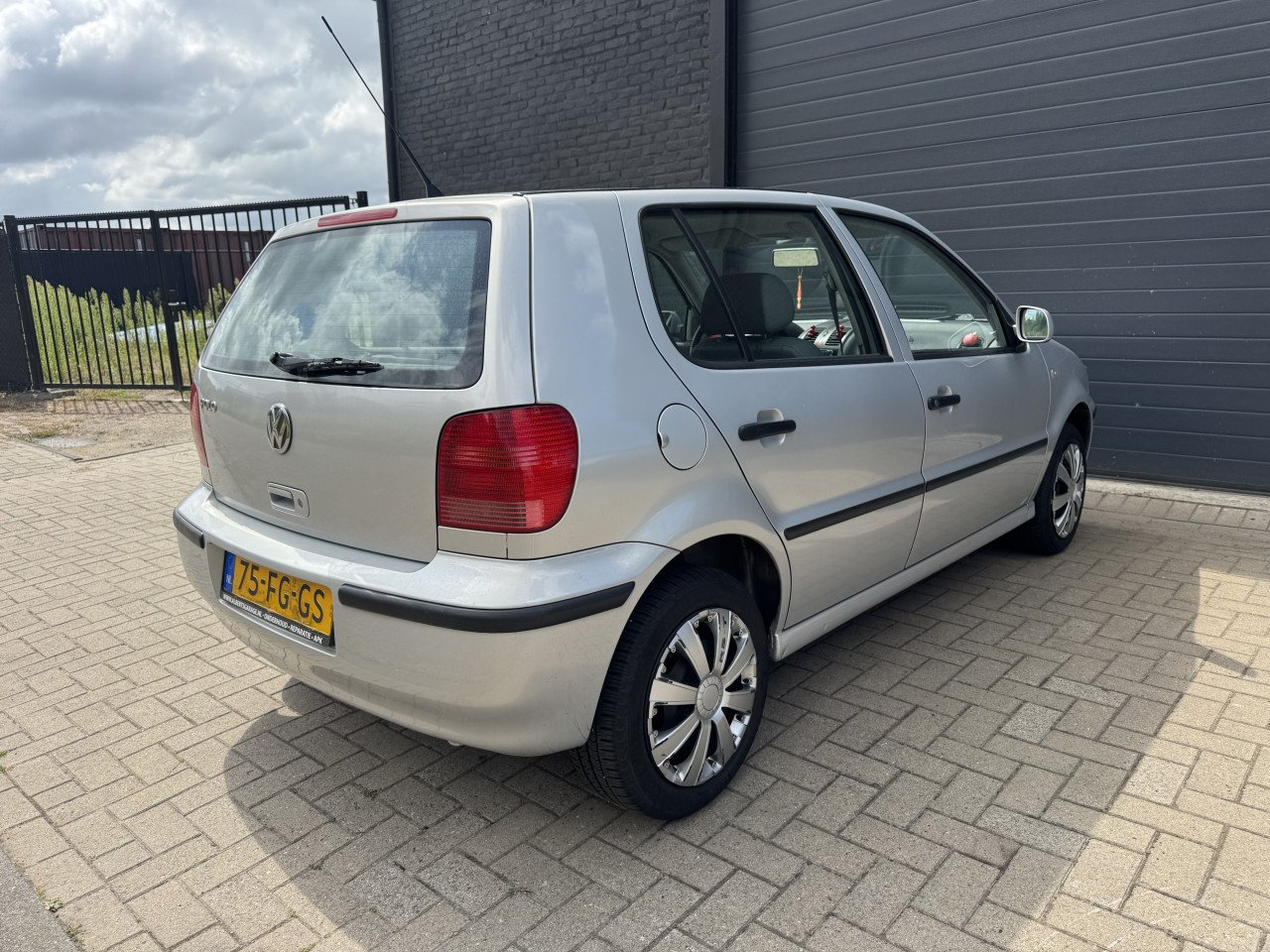 Volkswagen Polo 1.4 44KW 5DRS 2000 Grijs Apk Nap