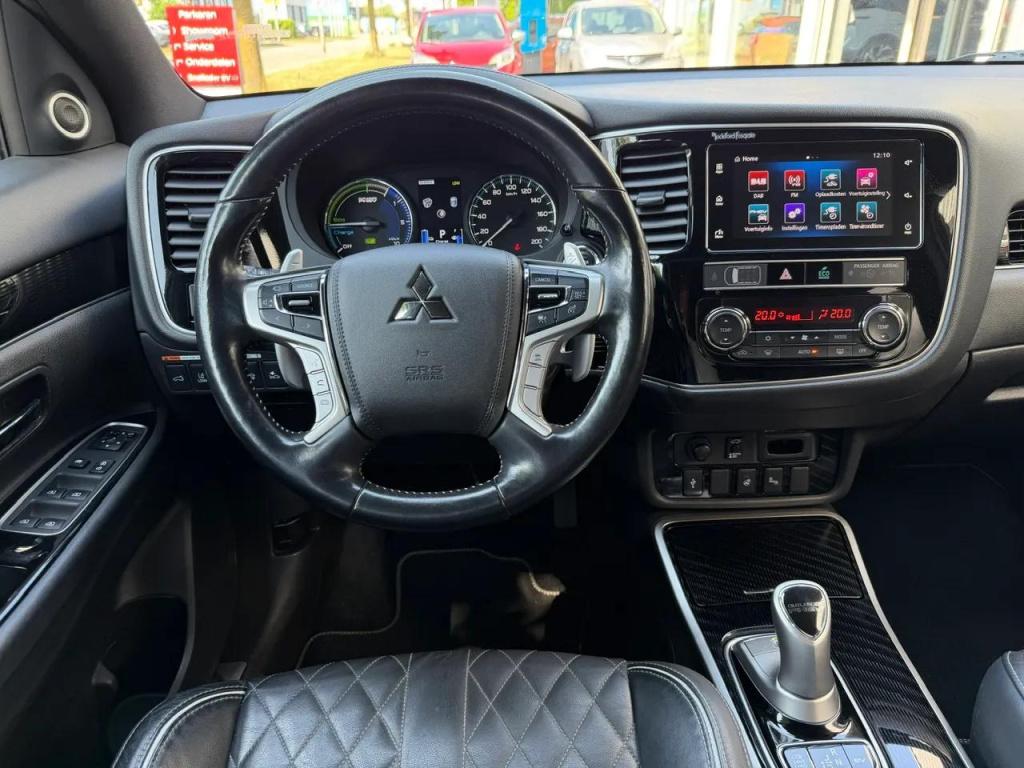 Mitsubishi Outlander 2.4 phev instyle panoramadak|trekhaak|1500kg trekgewic