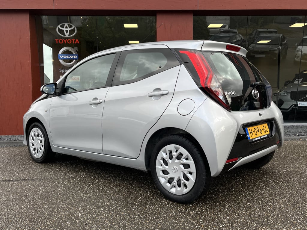 Toyota Aygo 1.0 vvt-i x-fun | airco | radio | bluetooth
