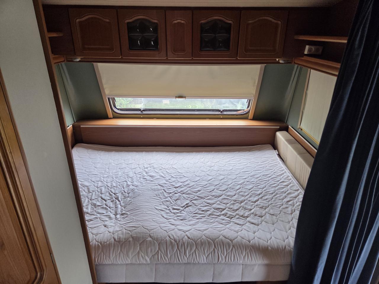 Knaus azur 620 met voortent